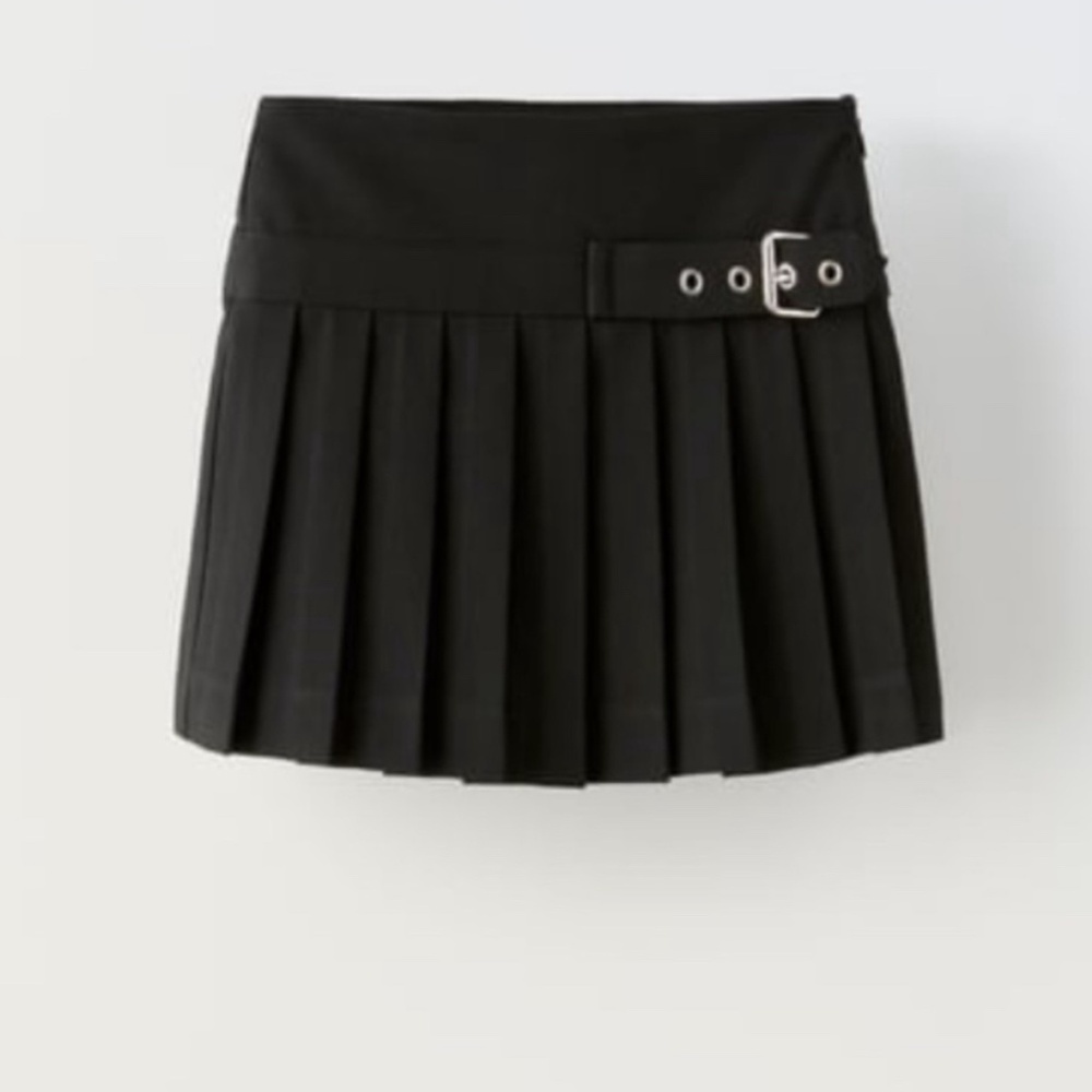 Zara Girls Black Box Pleat Skirt (Never Worn)